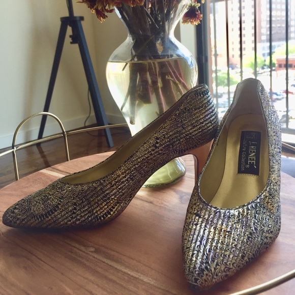 Shoes - Picture 2 of 4